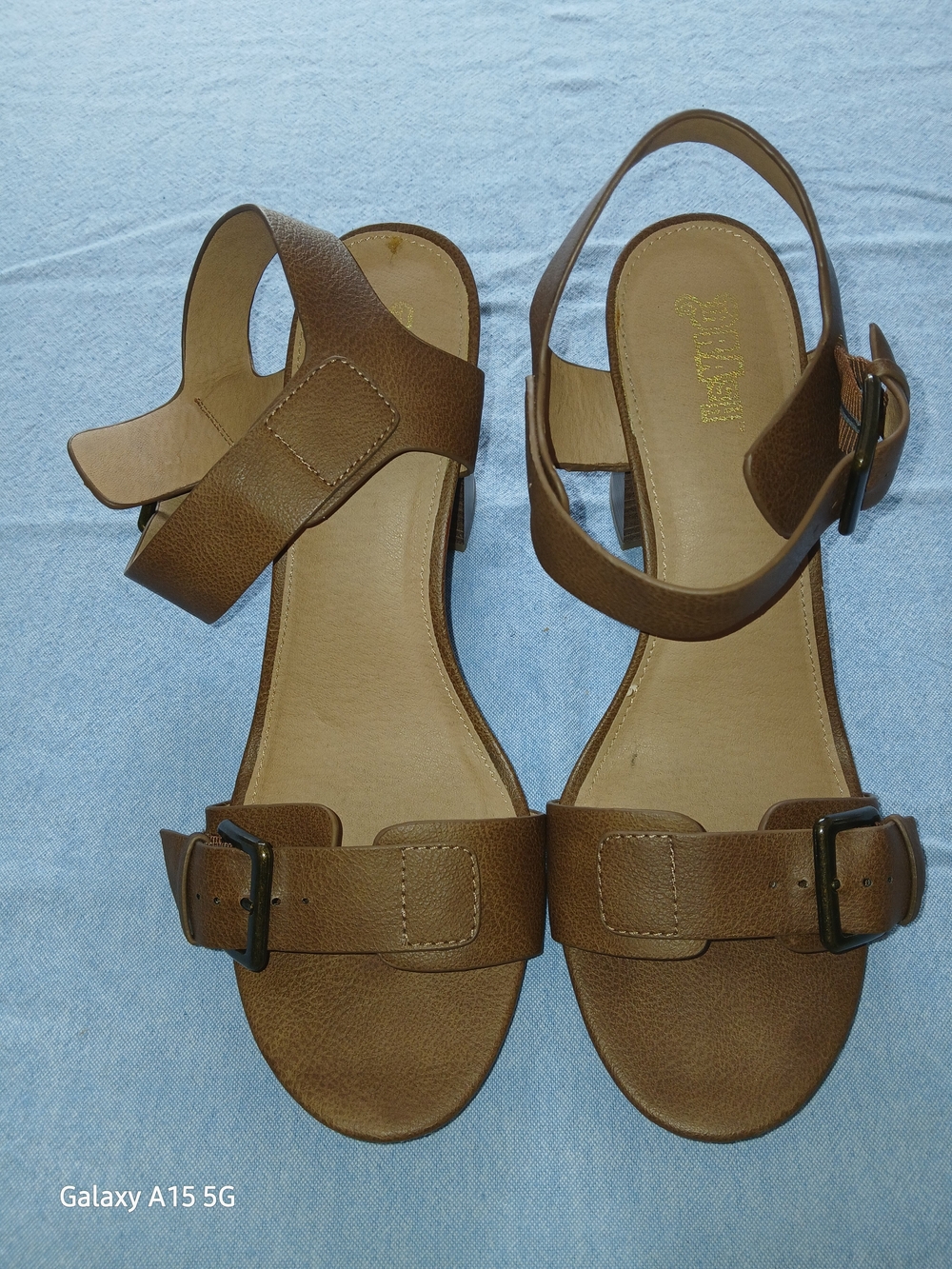 Brash brown buckle strap ankle sandals